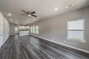 708 Elba St, Bowie, TX 76230 - Photo 4