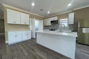 4313 Mountain Hollow Dr, Granbury, TX 76048 - Photo 2