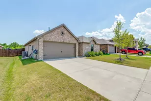 523 Summit Pass Ln, Princeton, TX 75407 - Photo 2