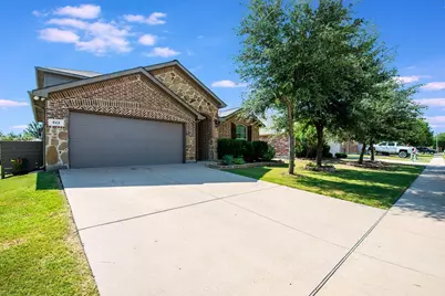 822 Graham Drive, Burleson, TX 76028 - Photo 2