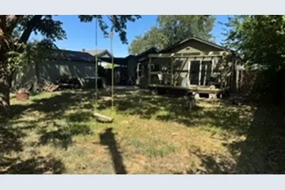 821 College Street, Cleburne, TX 76033 - Photo 8