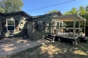 821 College St, Cleburne, TX 76033 - Photo 6