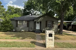 821 College St, Cleburne, TX 76033 - Photo 2