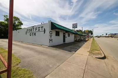 3717 McCart Avenue, Fort Worth, TX 76110 - Photo 12