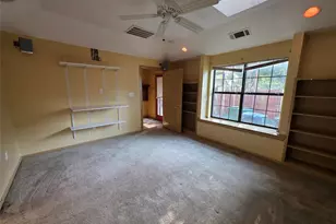 2216 Daisy Ln, Fort Worth, TX 76111 - Photo 12
