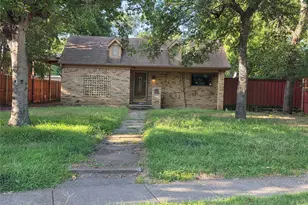 2216 Daisy Ln, Fort Worth, TX 76111 - Photo 2