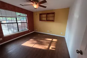 2216 Daisy Ln, Fort Worth, TX 76111 - Photo 10