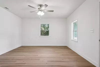 441 W Lake Street, Krum, TX 76249 - Photo 6