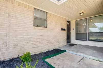 706 Goodyear Street, Irving, TX 75062 - Photo 2