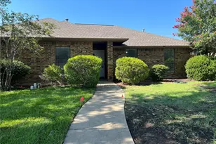1514 Silverleaf Dr, Carrollton, TX 75007 - Photo 2