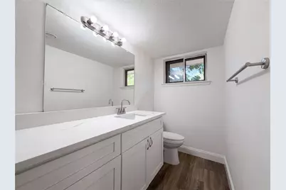 2111 Royal Oaks Drive, Irving, TX 75060 - Photo 16