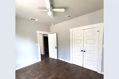 701 E Washington Street, Paris, TX 75460 - Photo 8