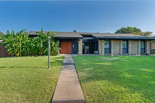 3711 Blue Trace Ln, Farmers Branch, TX 75244 - Photo 2
