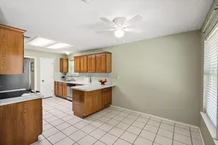 100 Downwood Dr, Burleson, TX 76028 - Photo 16