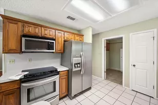 100 Downwood Dr, Burleson, TX 76028 - Photo 12