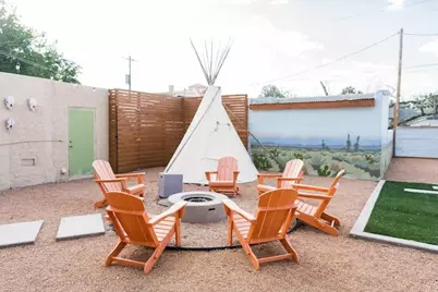 205 W Lincoln Street, Marfa, TX 79843 - Photo 2