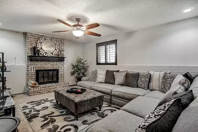6112 Farmingdale Drive, Arlington, TX 76001 - Photo 6