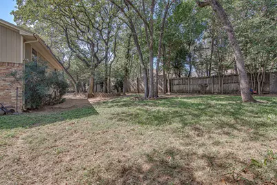 6112 Farmingdale Drive, Arlington, TX 76001 - Photo 2