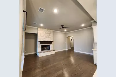 136 Spring Run, Decatur, TX 76234 - Photo 2