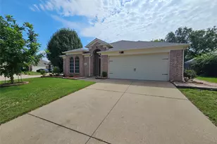 1128 Marshall Dr, Euless, TX 76039 - Photo 1