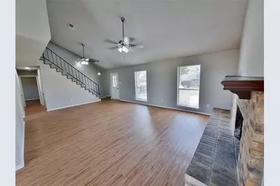 2646 Winslow Drive, Grand Prairie, TX 75052 - Photo 4