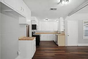 337 N 1st St, Point, TX 75472 - Photo 12