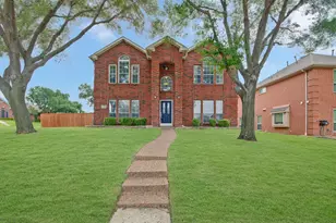 2724 Winterlake Dr, Carrollton, TX 75006 - Photo 2