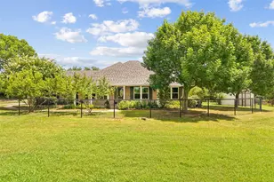4797 Red Oak Cir, Aubrey, TX 76227 - Photo 4