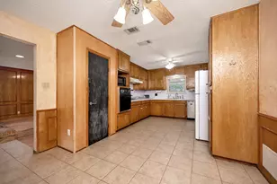 408 Chimney Hill Cir, Mansfield, TX 76063 - Photo 2