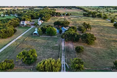 9861 Jim Christal Road, Denton, TX 76249 - Photo 2