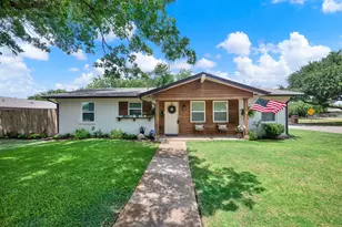 745 Pinehurst Dr, Richardson, TX 75080 - Photo 1