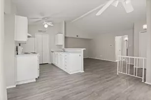 7129 Sorcey Rd, Dallas, TX 75249 - Photo 10