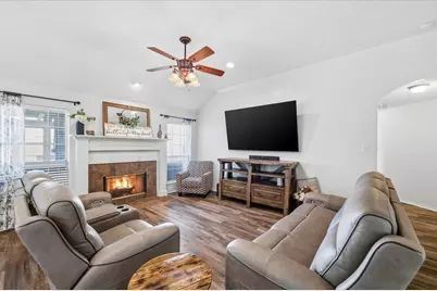 2117 Pinwood Circle, Arlington, TX 76001 - Photo 14