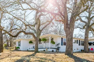 2100 Morningside Dr, Mineral Wells, TX 76067 - Photo 2