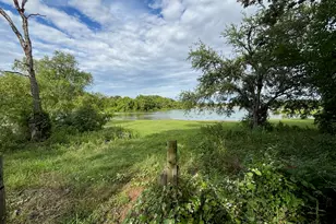 9881 Sycamore Dr, Little Elm, TX 75068 - Photo 10