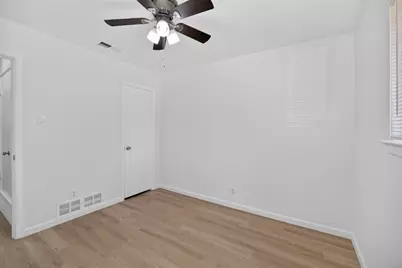 2210 Sycamore Drive, Arlington, TX 76013 - Photo 16