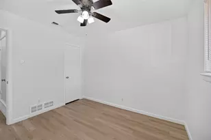 2210 Sycamore Dr, Arlington, TX 76013 - Photo 16
