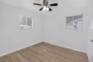 2210 Sycamore Dr, Arlington, TX 76013 - Photo 12