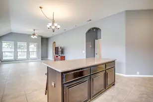 807 Silverthorne Dr, Burleson, TX 76028 - Photo 14