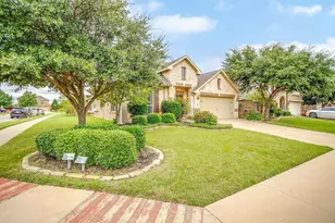 807 Silverthorne Dr, Burleson, TX 76028 - Photo 4