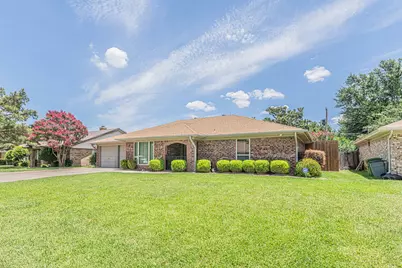 5532 Misty Meadow Drive, North Richland Hills, TX 76180 - Photo 2