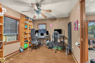 4805 Parrish Rd, Haltom City, TX 76117 - Photo 28