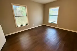 215 W Tennie St, Gainesville, TX 76240 - Photo 14