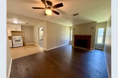 215 W Tennie Street, Gainesville, TX 76240 - Photo 8