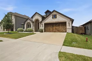 540 Ramon St, Burleson, TX 76028 - Photo 2