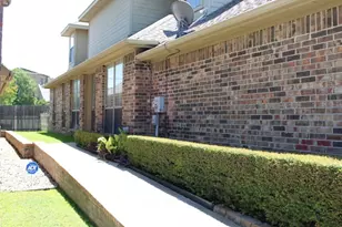 1230 Woodland Park Dr, Hurst, TX 76053 - Photo 2