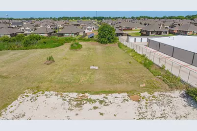 930 N Highway 377, Pilot Point, TX 76258 - Photo 16
