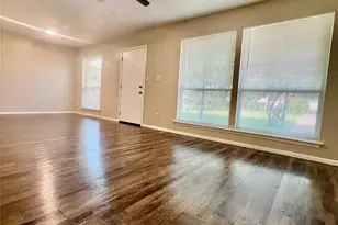 202 E Oak St, Weatherford, TX 76086 - Photo 2