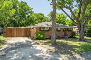210 Hill St, Farmersville, TX 75442 - Photo 2