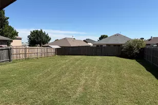 110 Cowpoke Ct, Newark, TX 76071 - Photo 12